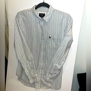 A&F Like New Button Down Top